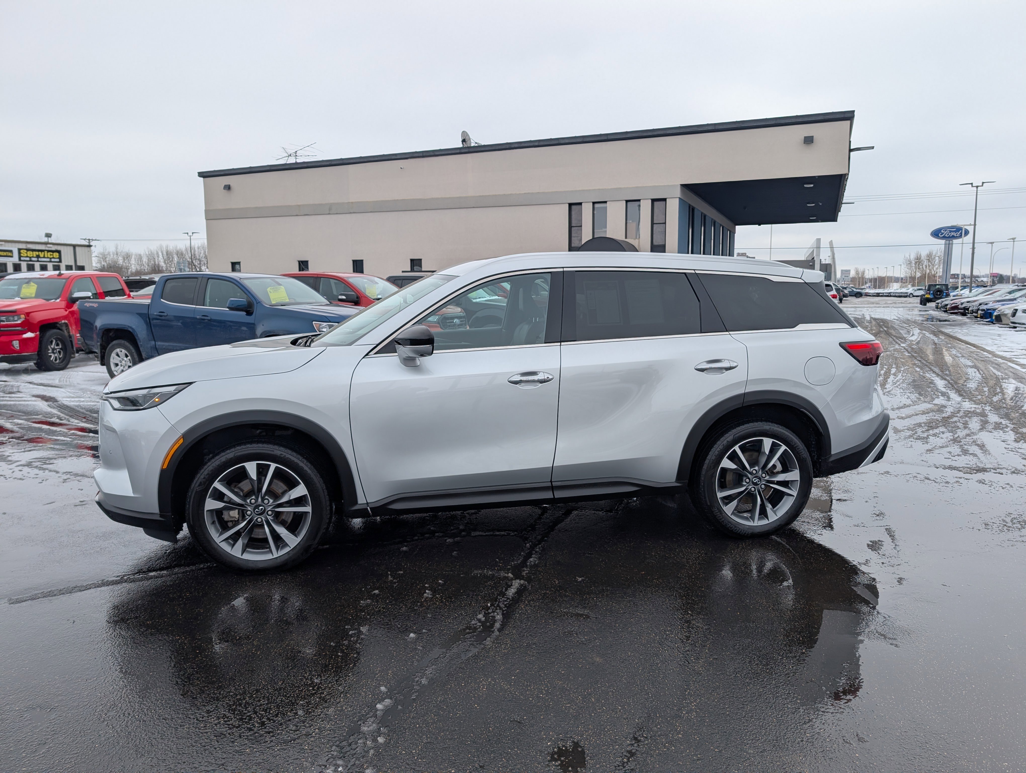 Used 2023 INFINITI QX60 Luxe image 5