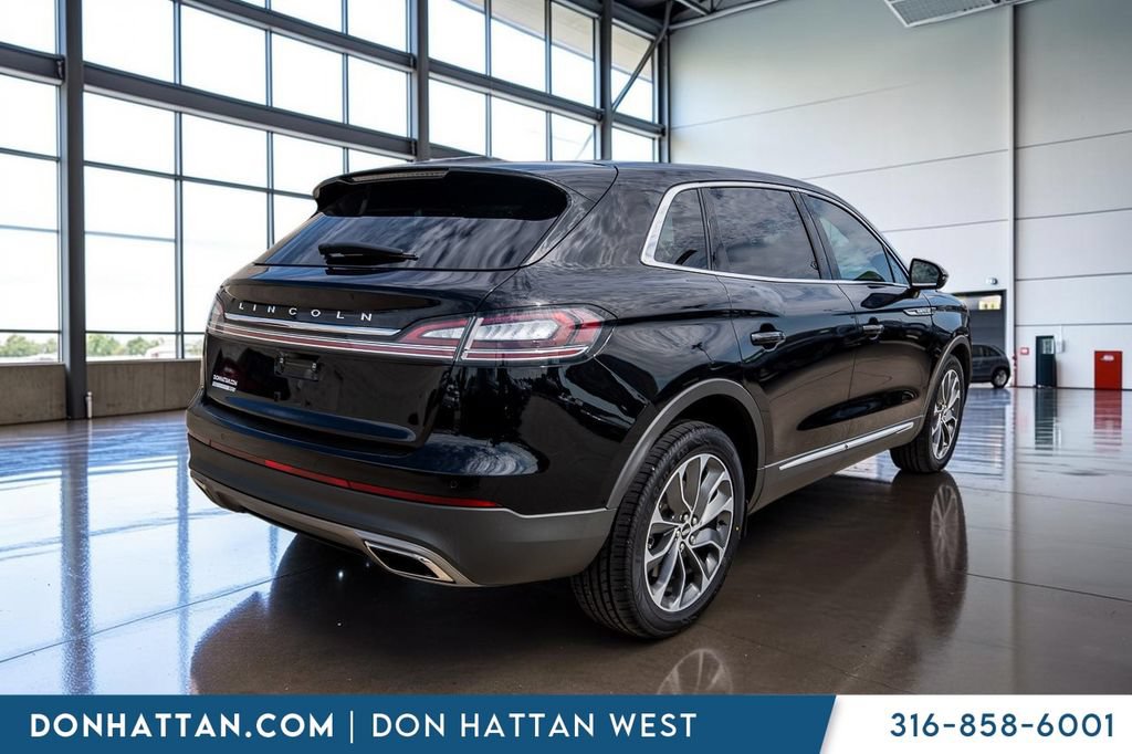 Used 2022 Lincoln Nautilus Reserve AWD/4WD image 35