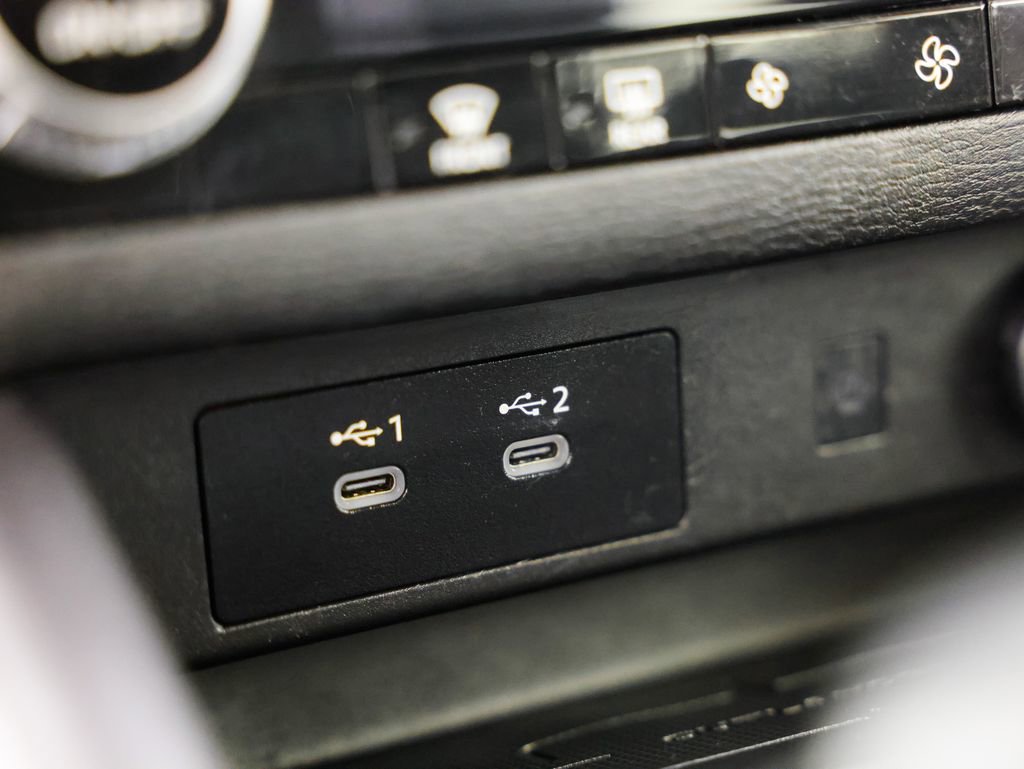 Used 2025 Mitsubishi Outlander SE image 30