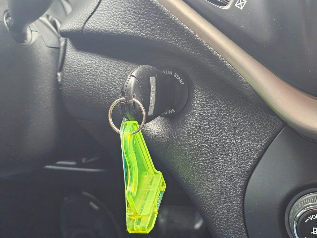 Used 2015 Jeep Cherokee Latitude w/ Cold Weather Group image 31