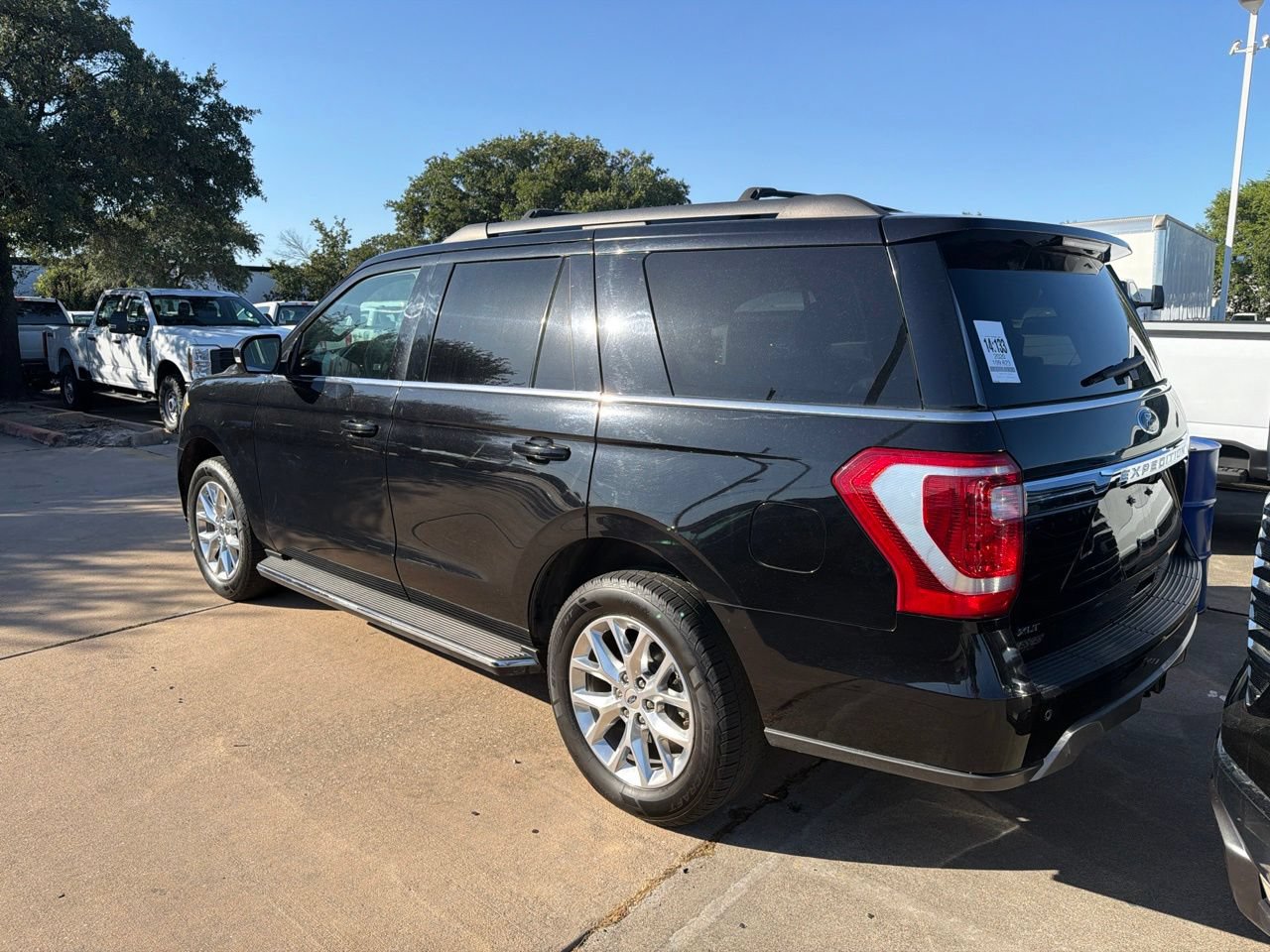 Used 2020 Ford Expedition XLT w/ Equipment Group 202A RWD image 2