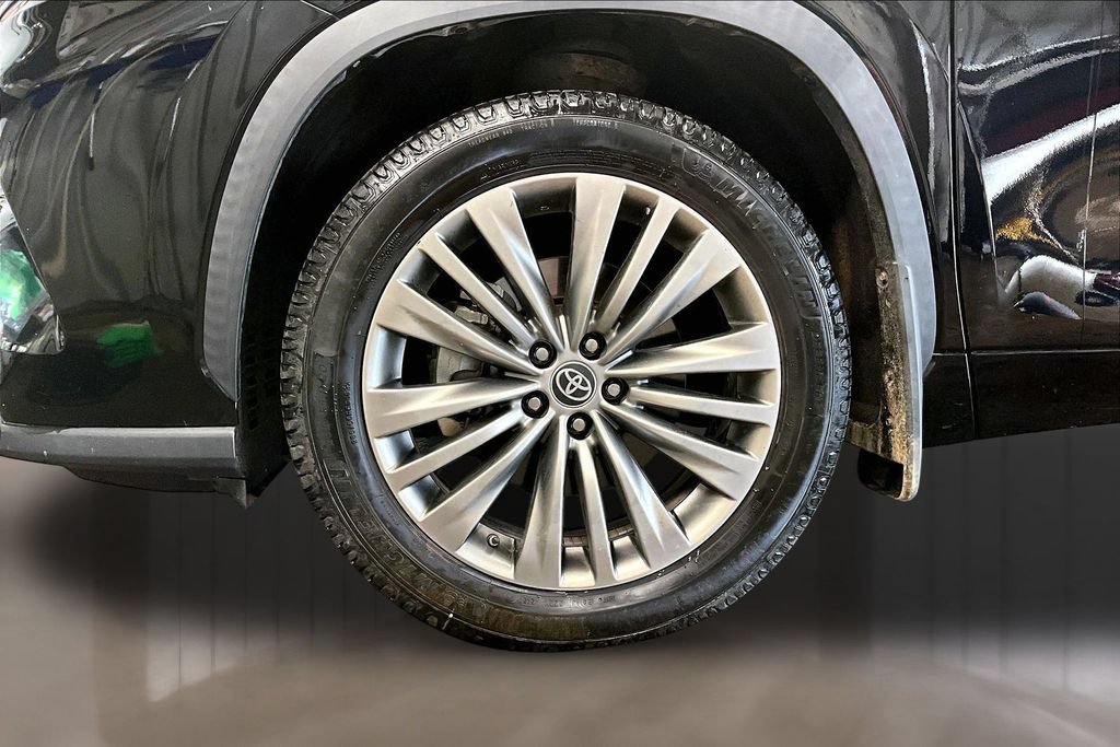 Used 2022 Toyota Highlander Platinum AWD/4WD image 9