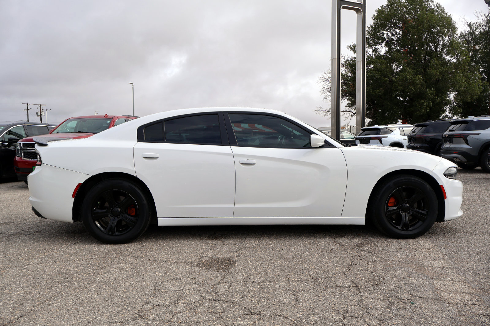 Used 2022 Dodge Charger SXT w/ Leather Interior Group RWD image 5
