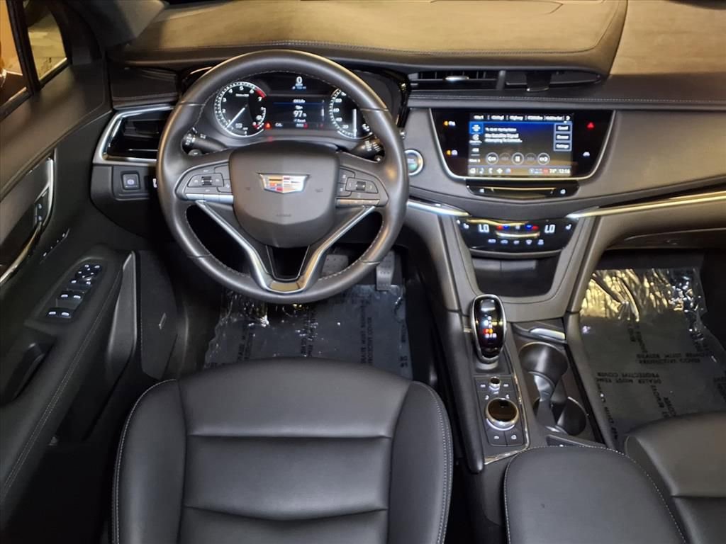 Certified 2025 Cadillac XT6 Luxury image 19