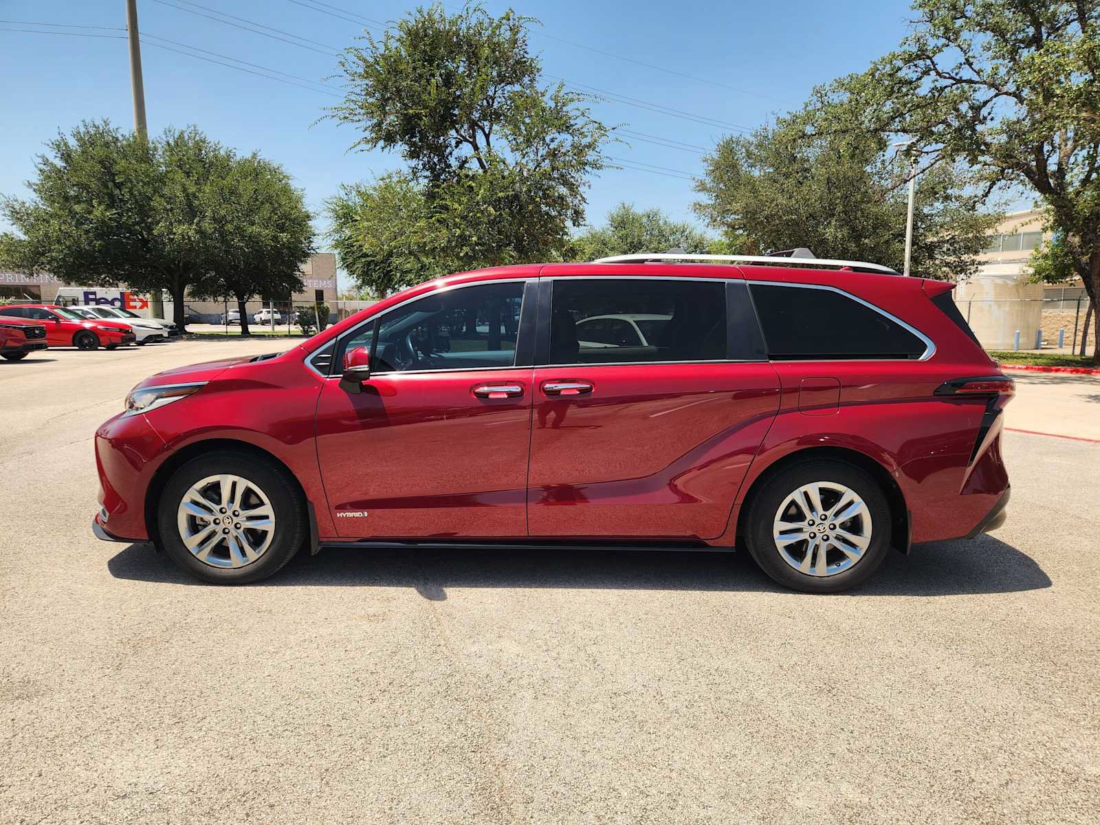 Used 2021 Toyota Sienna Limited FWD image 4