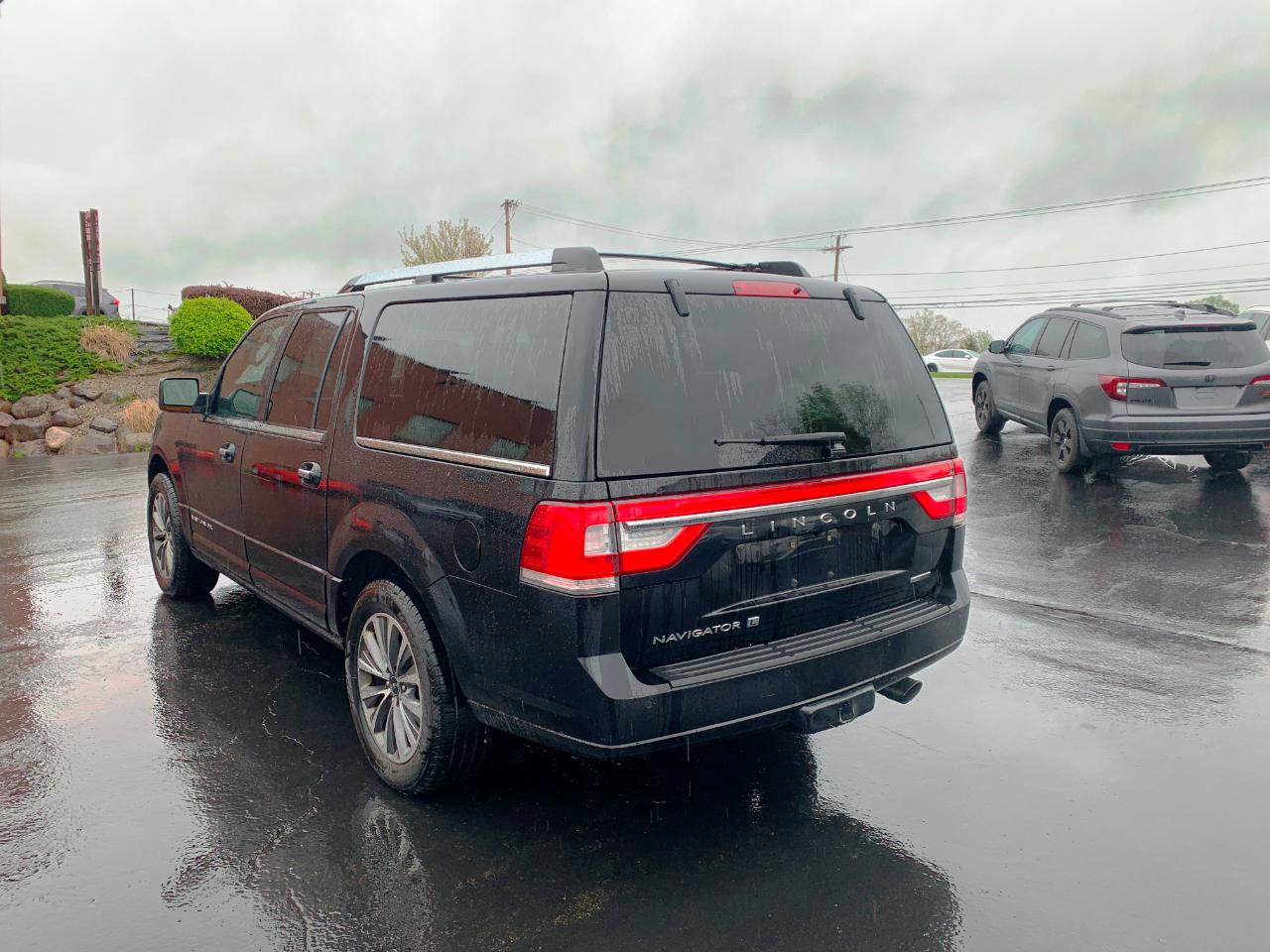 Used 2016 Lincoln Navigator L Select AWD/4WD image 18