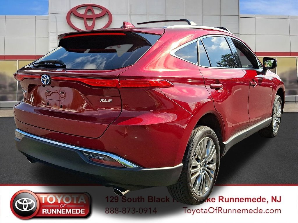 Certified 2024 Toyota Venza XLE AWD/4WD image 6