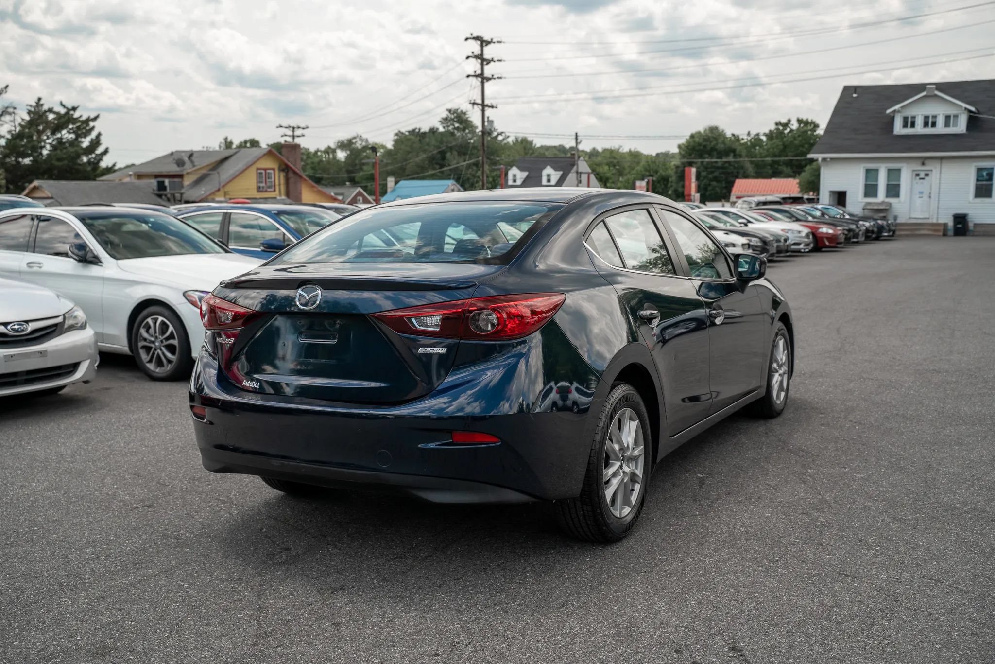 Used 2014 MAZDA MAZDA3 i Touring w/ Moonroof Package 1 FWD image 3