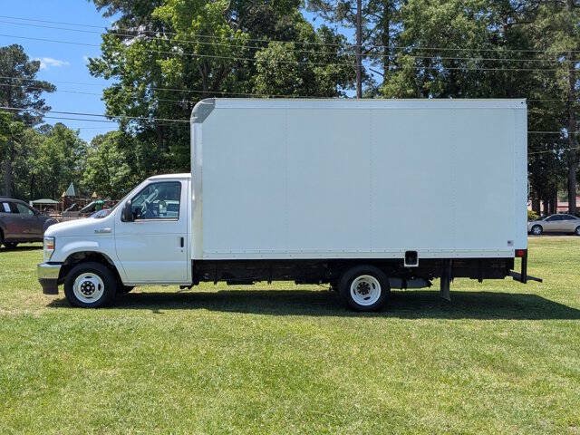 Used 2023 Ford E-350 and Econoline 350 Super Duty w/ Driver's Safety Package RWD image 6