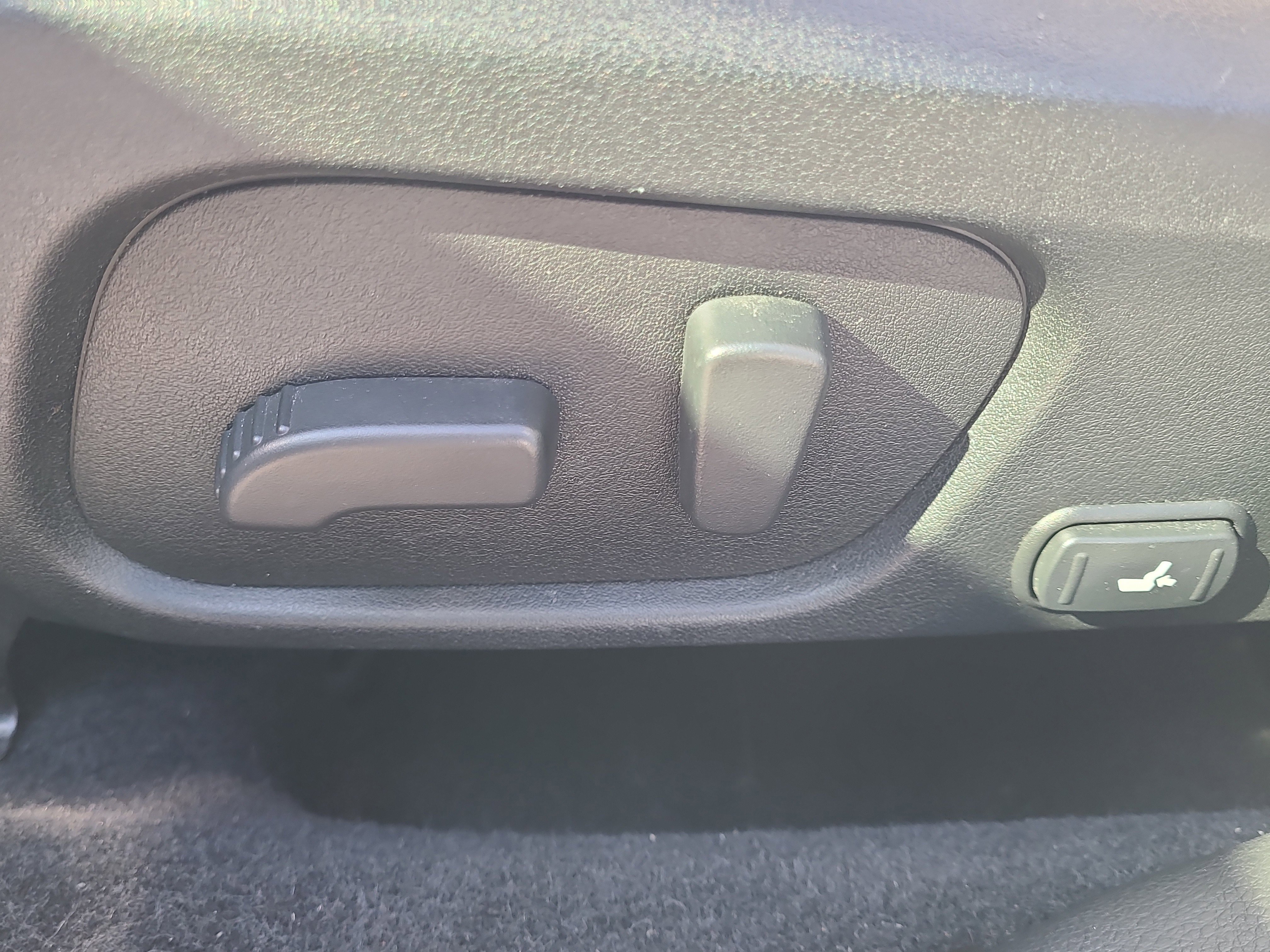 Used 2017 Subaru Forester 2.5i Premium w/ All-Weather Package image 17