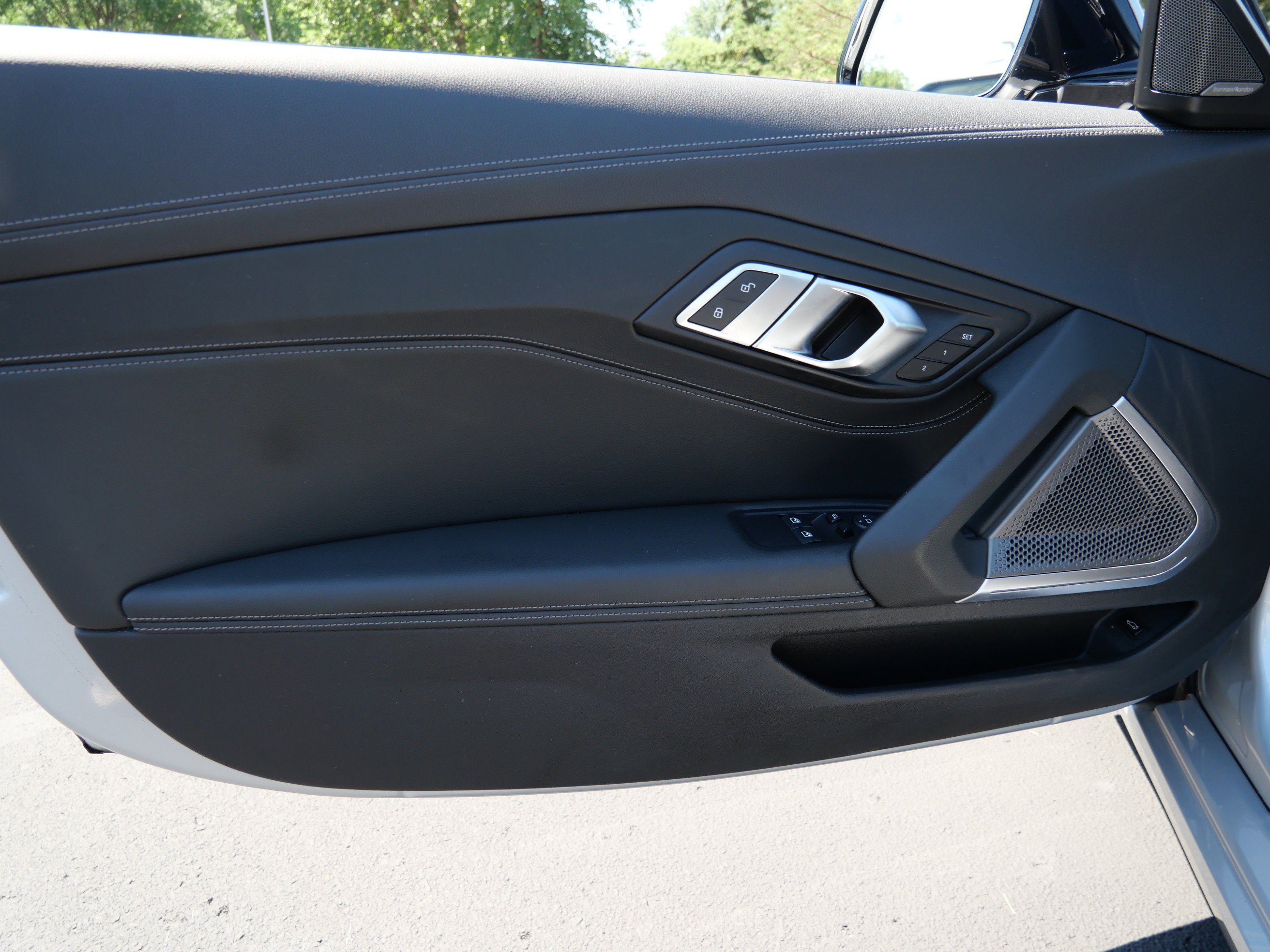 Used 2019 BMW Z4 sDrive30i w/ Executive Package RWD image 14