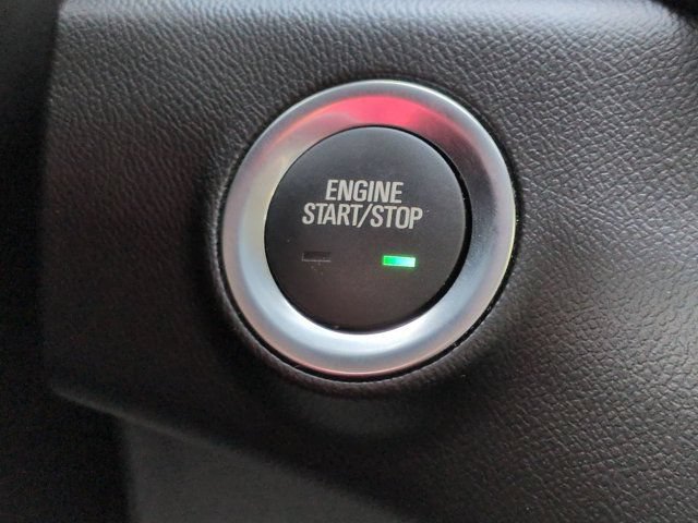 Used 2024 GMC Terrain SLT w/ Tech Package FWD image 26