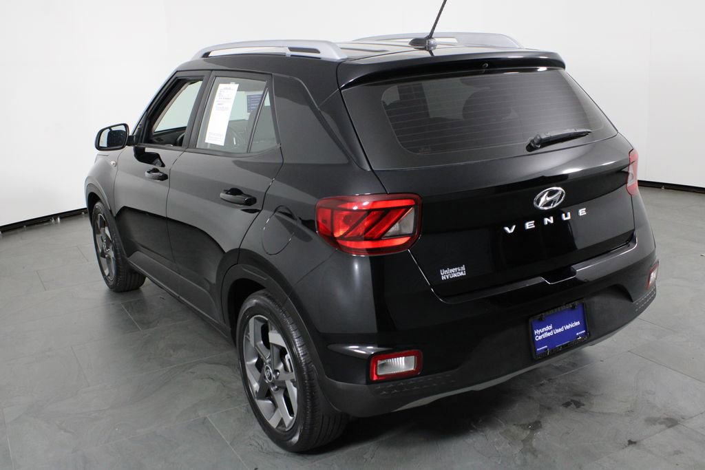 Certified 2024 Hyundai Venue SEL image 4