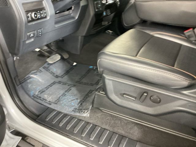 Certified 2025 Ford F350 Lariat w/ Black Appearance Package image 18