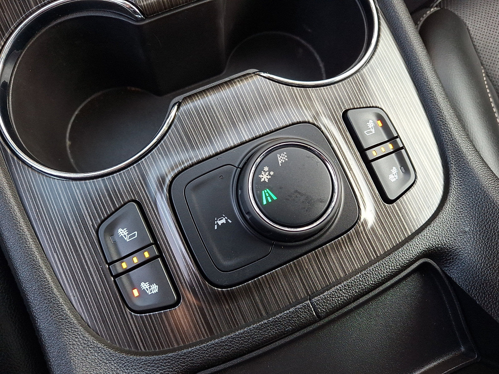 Used 2023 GMC Acadia SLT w/ LPO, Floor Liner Package FWD image 27