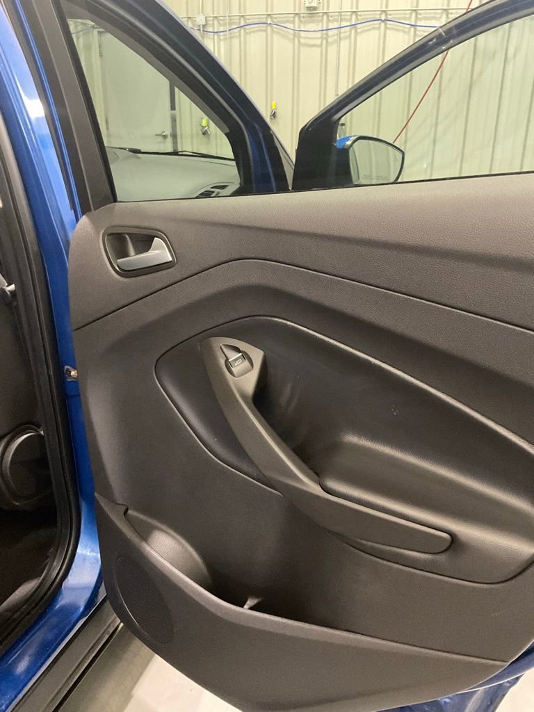 Used 2019 Ford Escape SE image 14