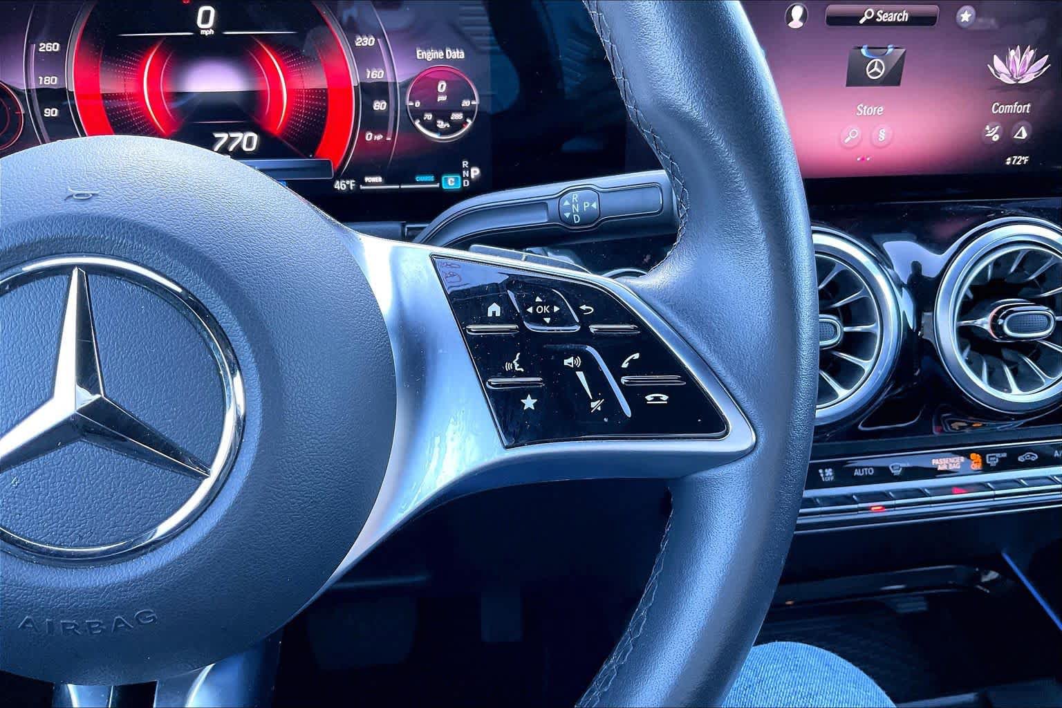 Used 2025 Mercedes-Benz GLA 250 image 24