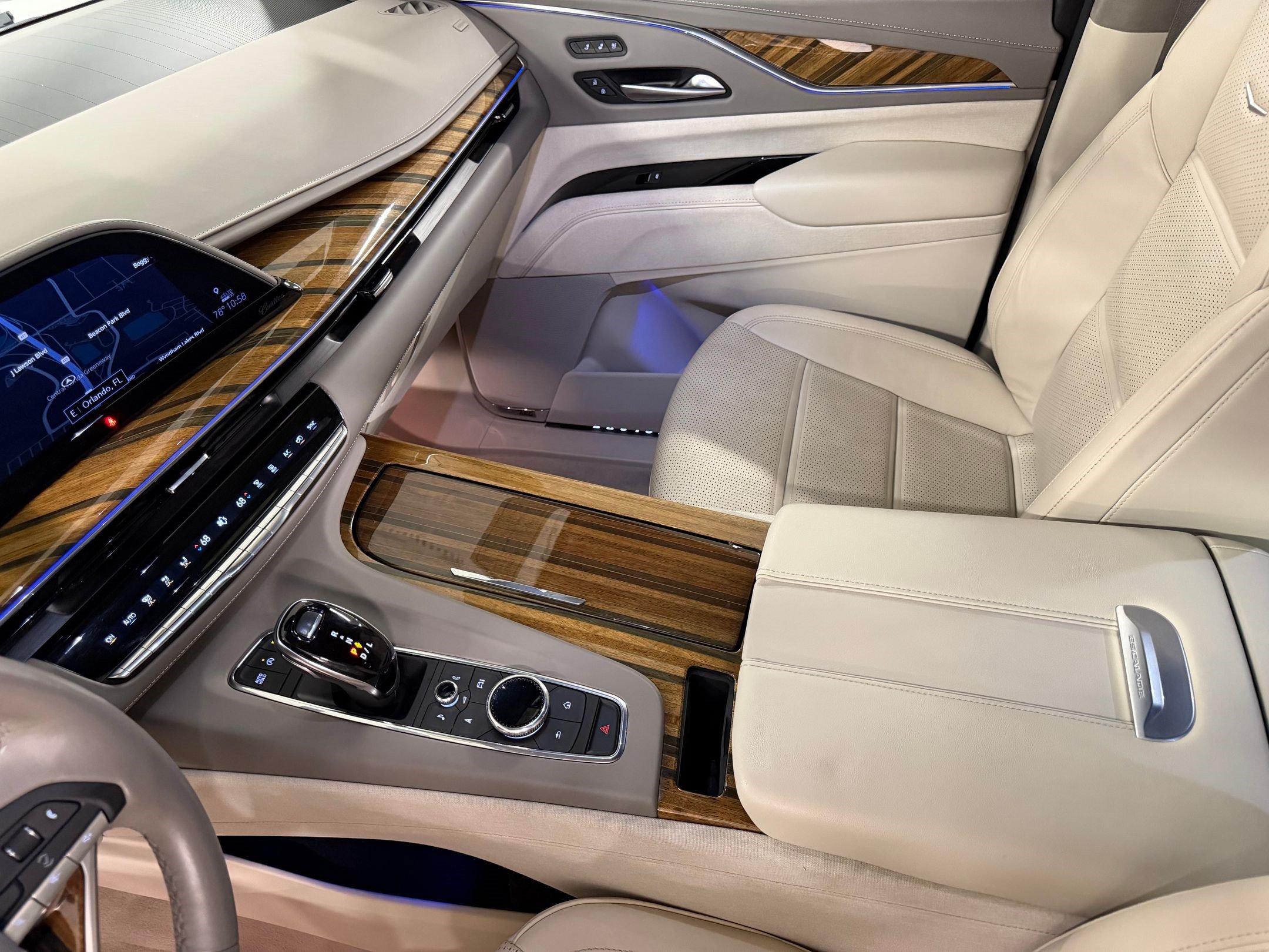 Certified 2023 Cadillac Escalade Sport Platinum w/ LPO, ONYX Package AWD/4WD image 43