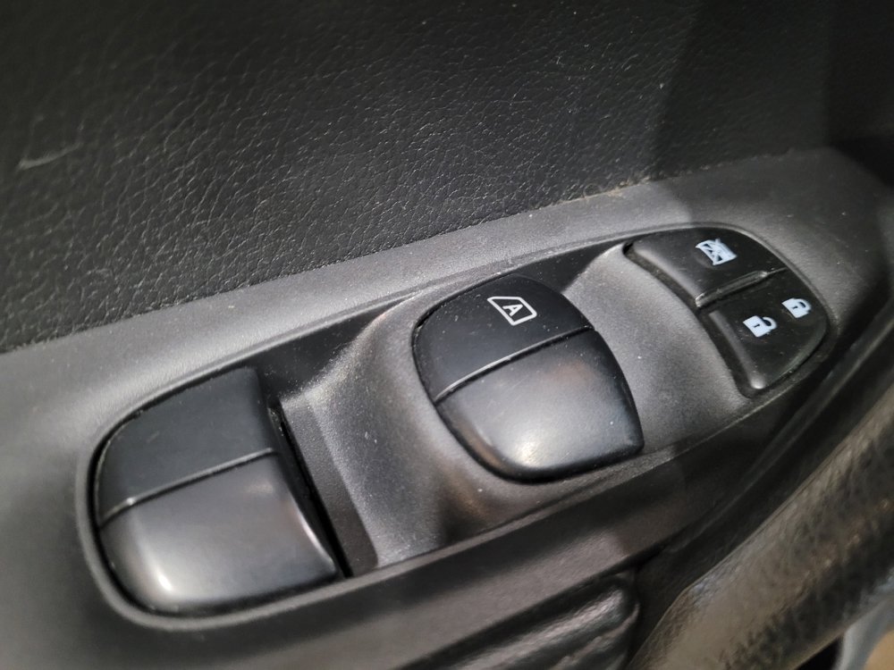 Used 2019 Nissan Rogue Sport SV FWD image 27