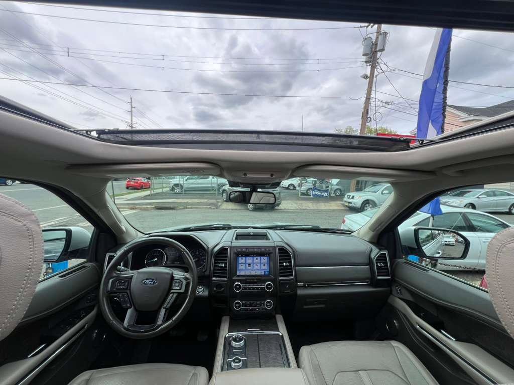 Used 2019 Ford Expedition Limited w/ Equipment Group 302A AWD/4WD image 33