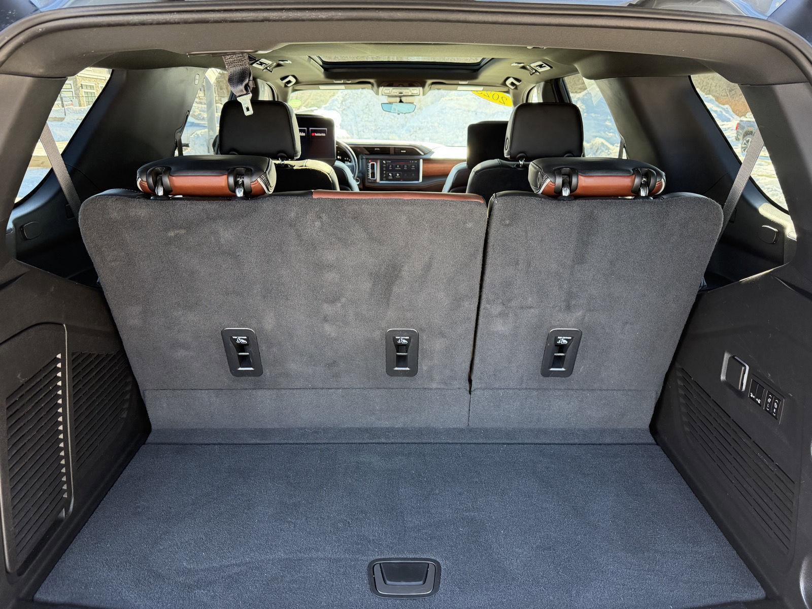 Used 2023 GMC Yukon Denali Ultimate image 14