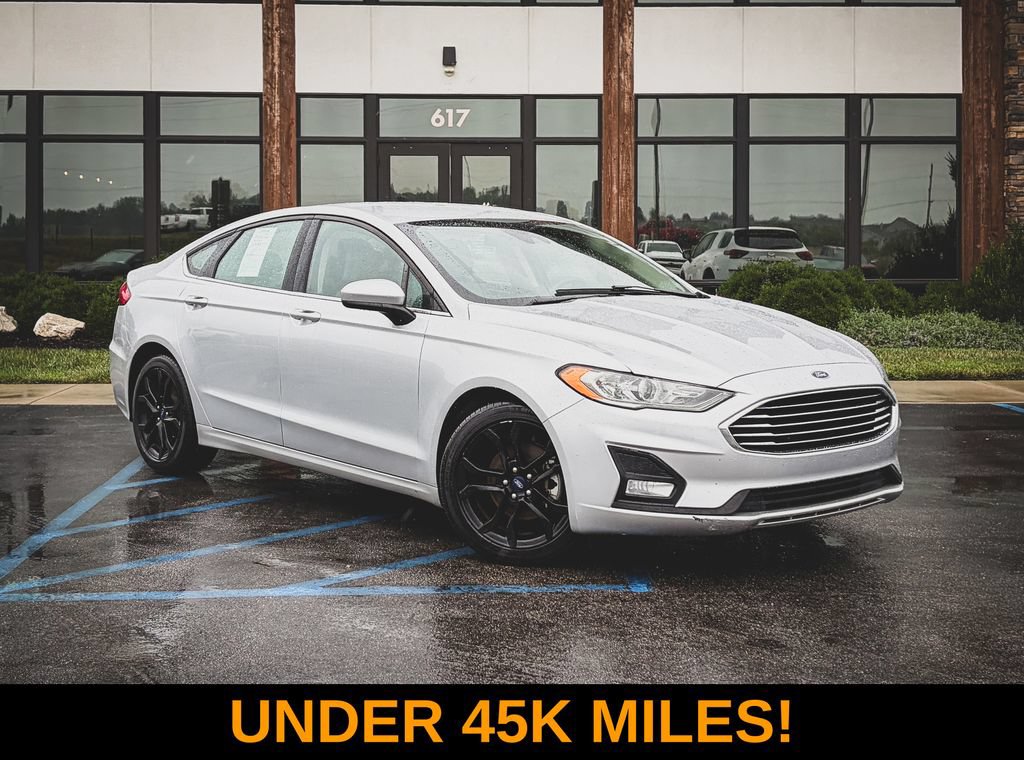 Used 2019 Ford Fusion SE w/ Equipment Group 151A FWD image 1