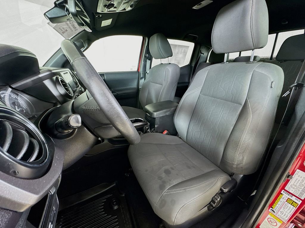 Certified 2018 Toyota Tacoma TRD Off-Road image 10