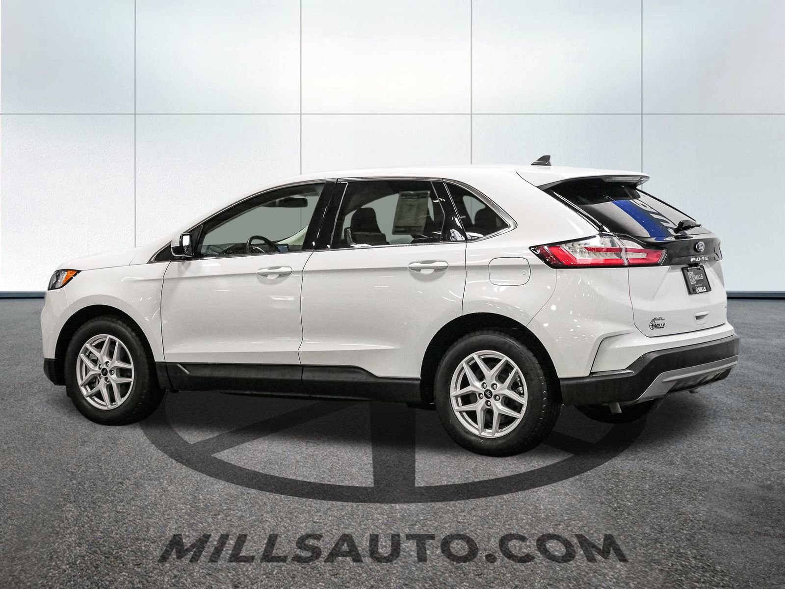 Used 2024 Ford Edge SEL image 4