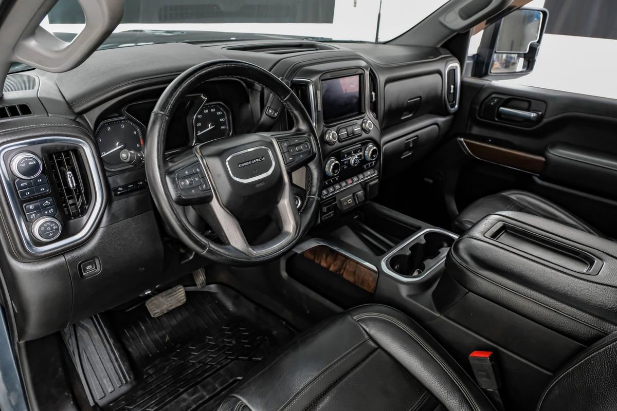Used 2020 GMC Sierra 3500 Denali w/ Denali Ultimate Package image 12