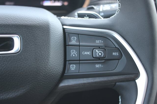 Used 2025 Jeep Grand Cherokee Limited w/ Luxury Tech Group II AWD/4WD image 18