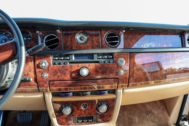 Used 2012 Rolls-Royce Phantom Sedan RWD image 41