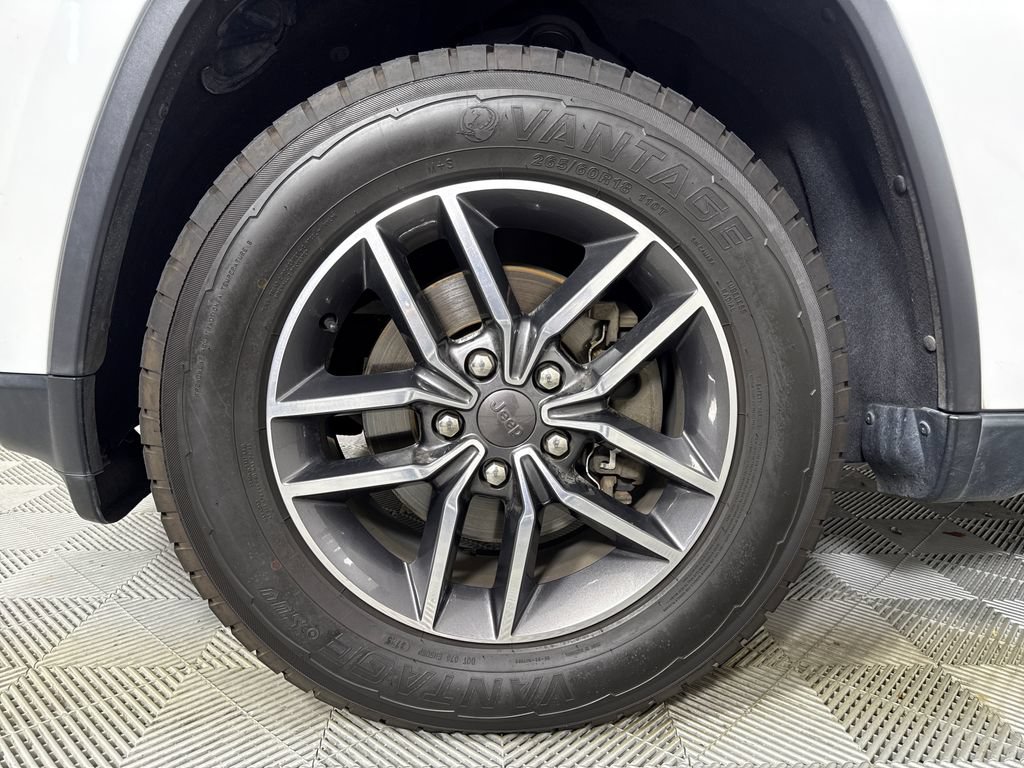Used 2019 Jeep Grand Cherokee Limited w/ Luxury Group II RWD image 24