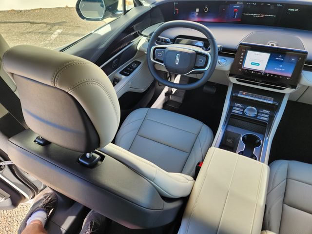 New 2026 Lincoln Nautilus Premier w/ Jet Appearance Package AWD/4WD image 10