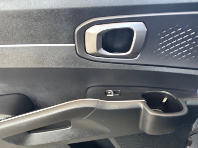 Used 2024 Kia Sorento S FWD image 7