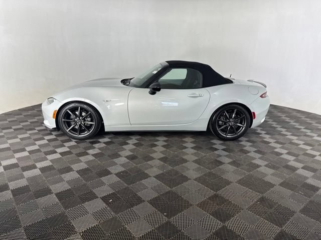 Used 2016 MAZDA MX-5 Miata Club RWD image 8