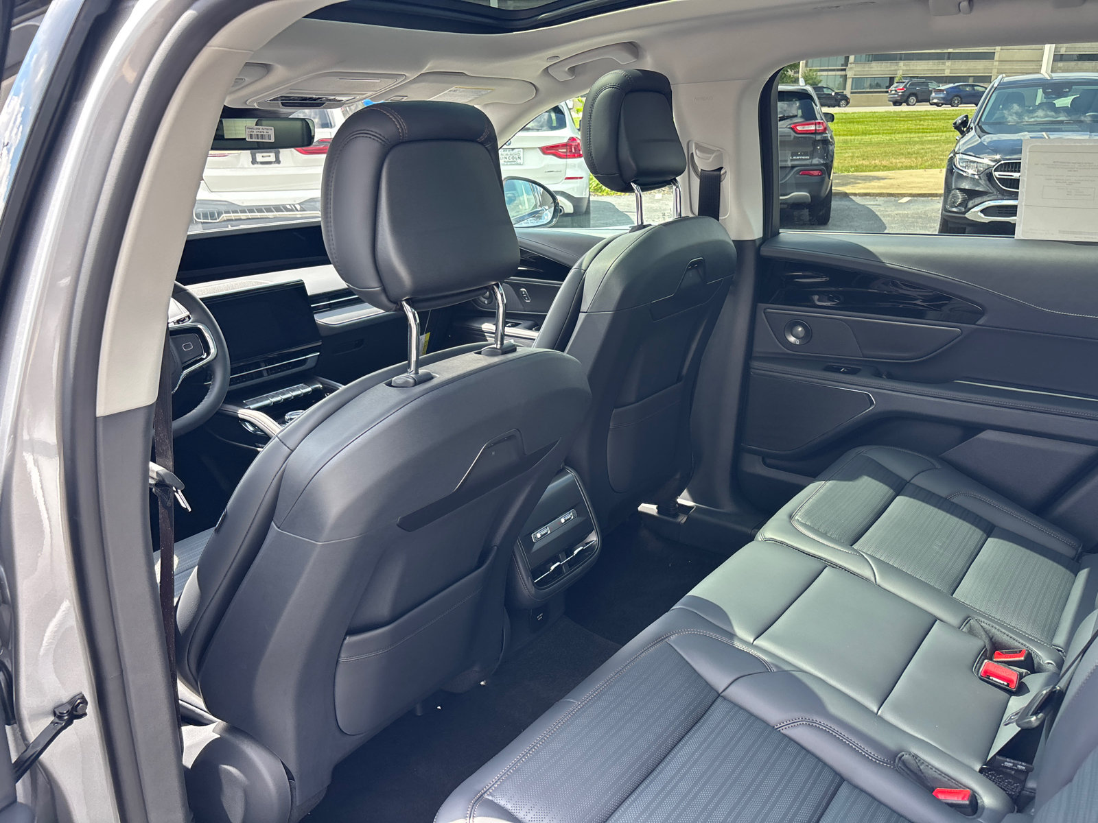 New 2026 Lincoln Nautilus Reserve AWD/4WD image 27