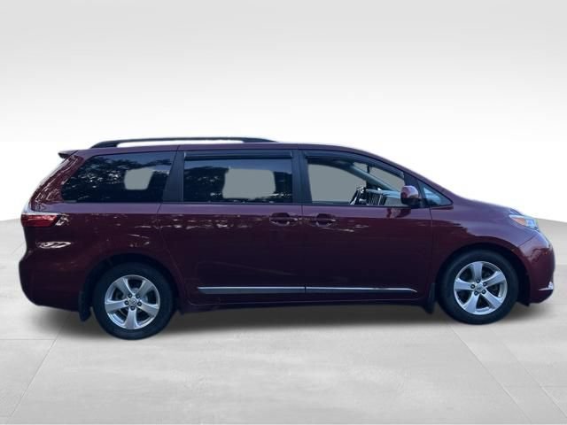 Used 2015 Toyota Sienna LE FWD image 6