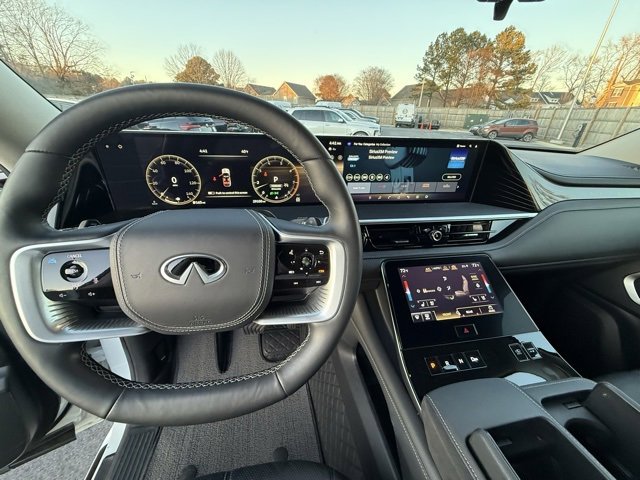 Used 2025 INFINITI QX80 Sensory image 23