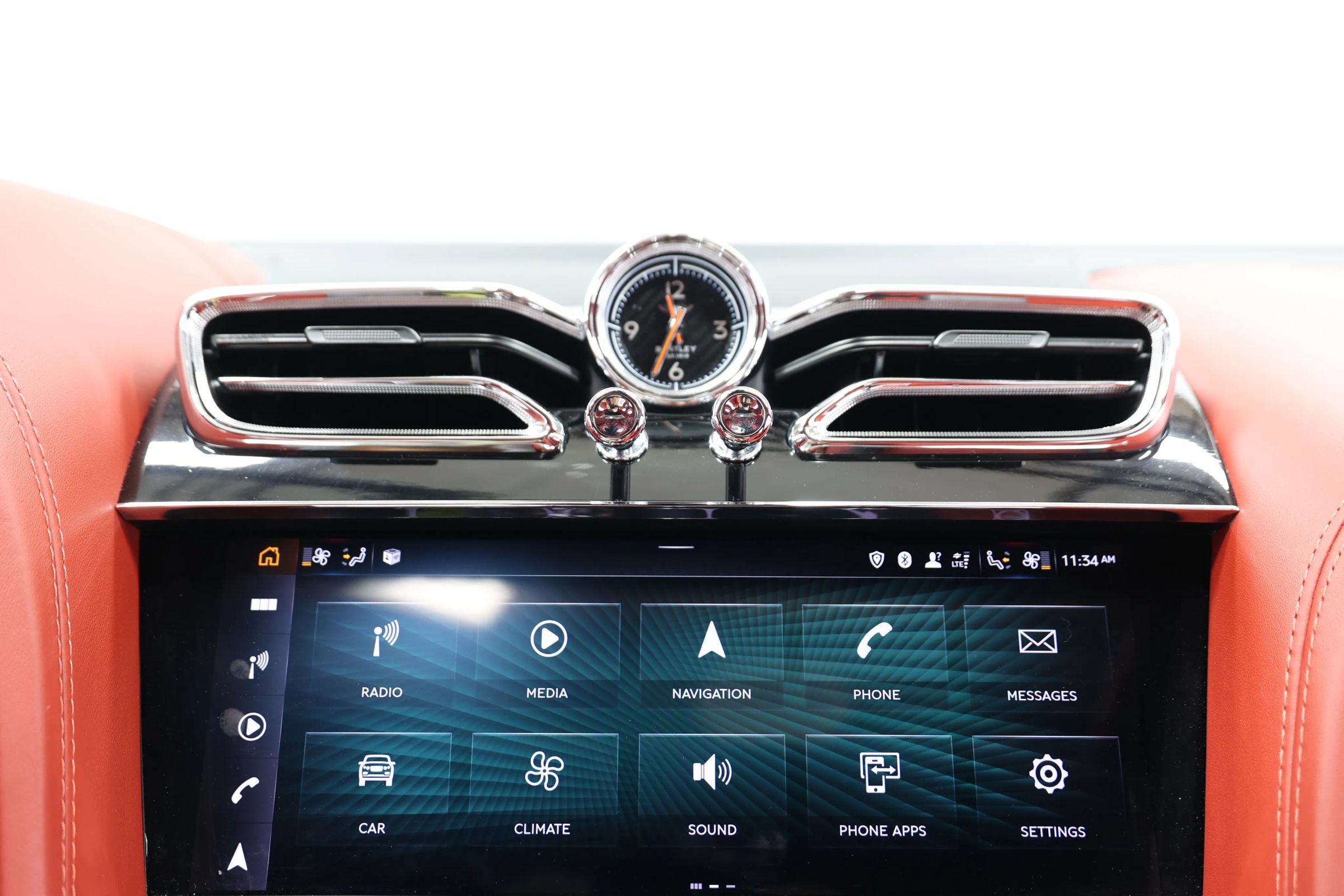 Used 2022 Bentley Bentayga AWD/4WD image 45
