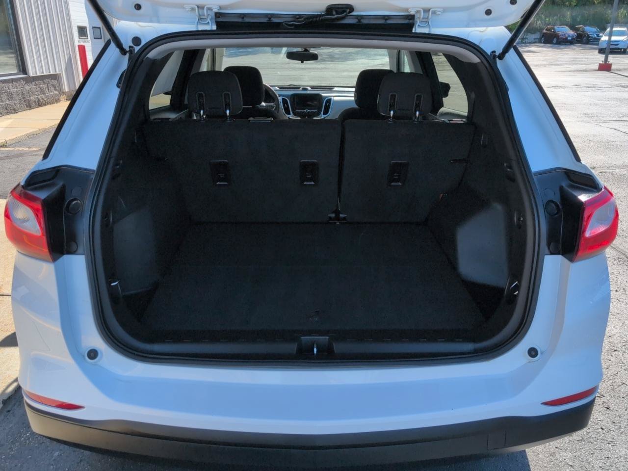 Used 2019 Chevrolet Equinox LS w/ LS Convenience Package FWD image 13