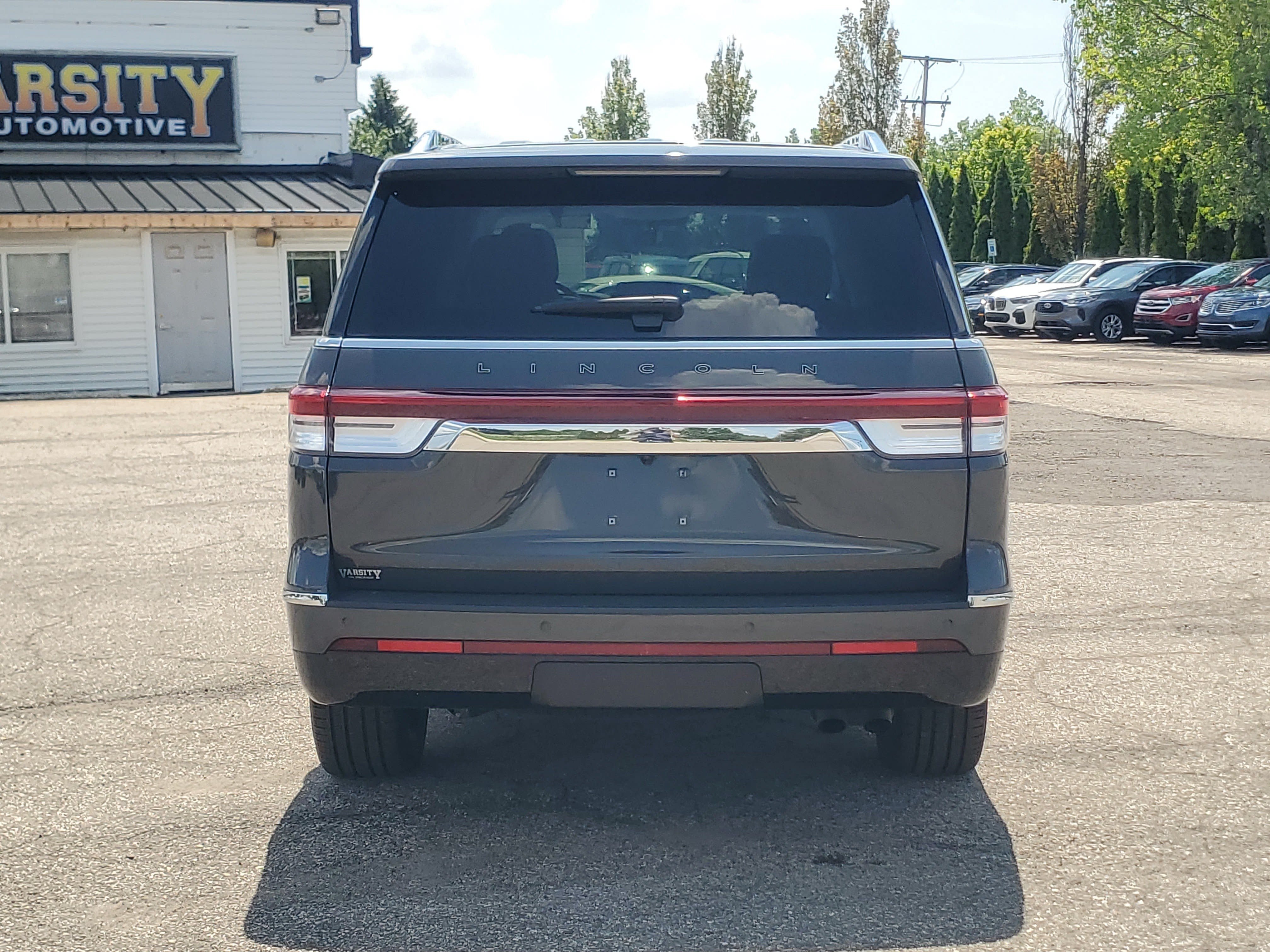 Certified 2024 Lincoln Navigator Black Label AWD/4WD image 5