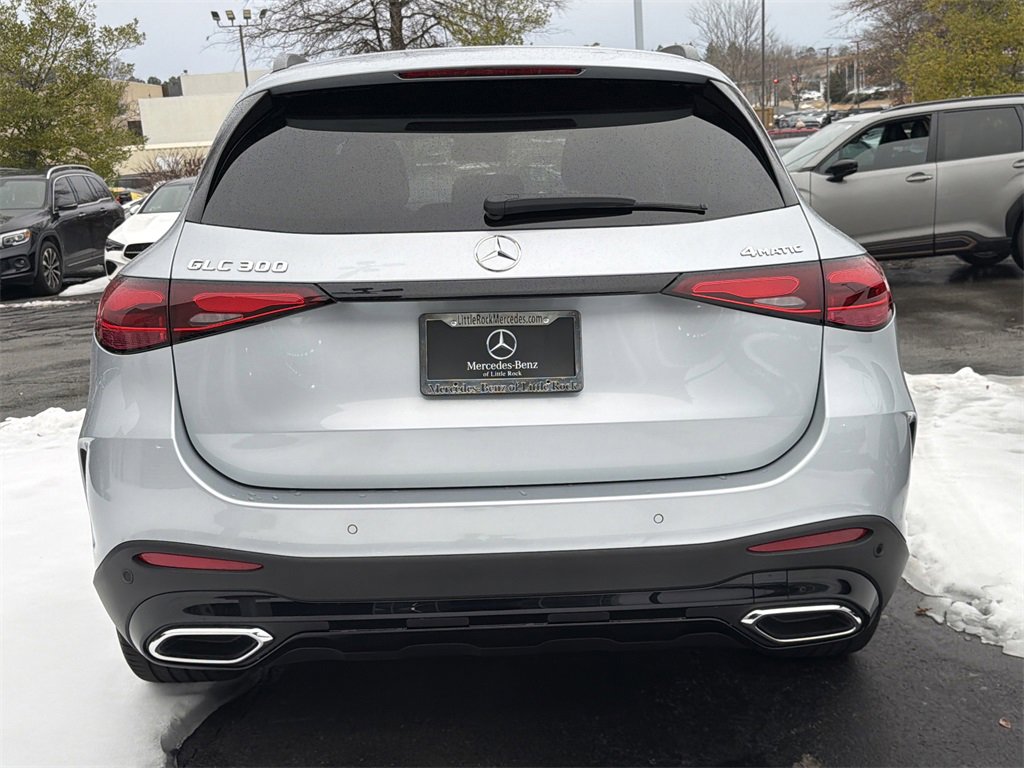 Used 2025 Mercedes-Benz GLC 300 4MATIC image 5