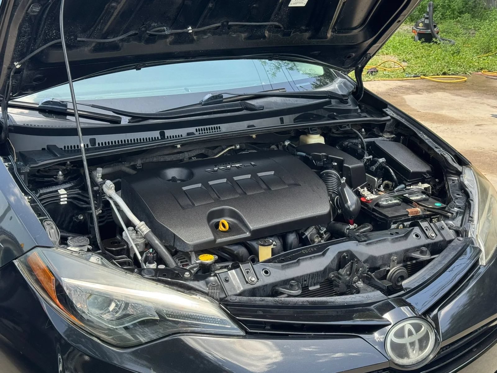 Used 2017 Toyota Corolla LE FWD image 12