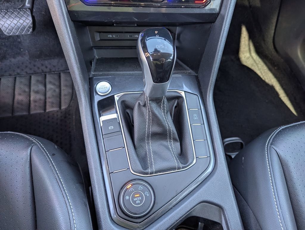 Used 2024 Volkswagen Tiguan SE AWD/4WD image 18