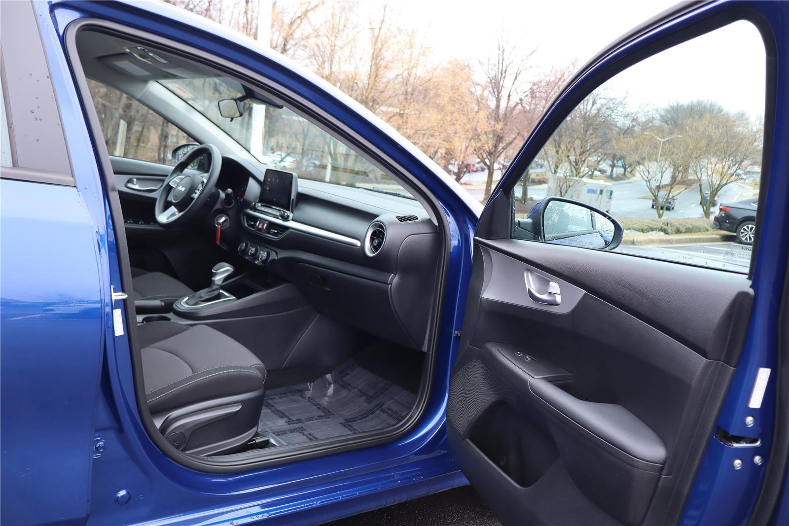 Certified 2023 Kia Forte LXS w/ LXS Technology Package image 28