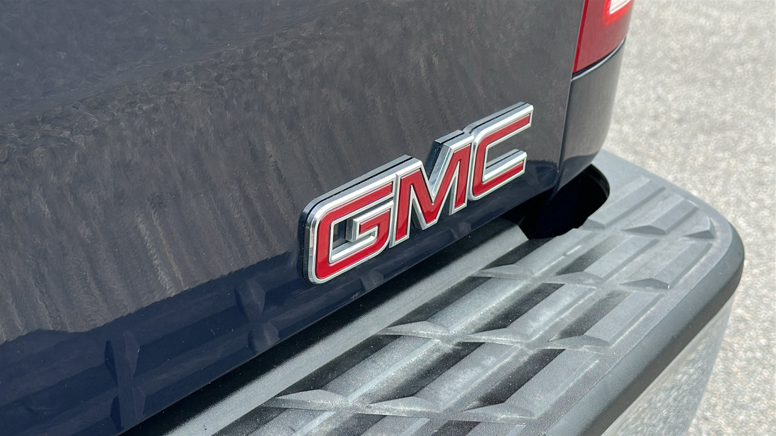 Used 2012 GMC Sierra 1500 SLT w/ SLT Convenience Package AWD/4WD image 11
