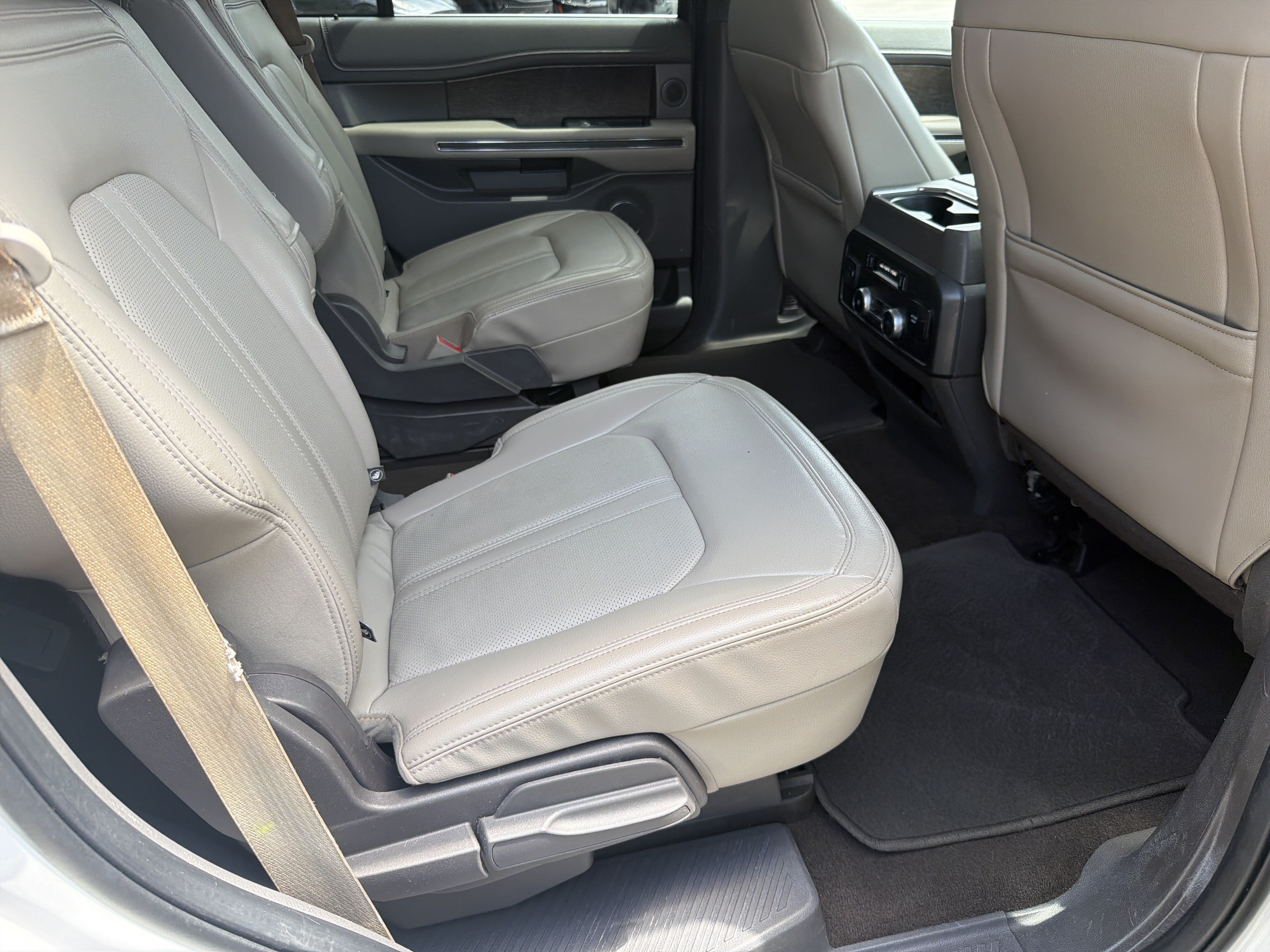 Used 2021 Ford Expedition Limited AWD/4WD image 16