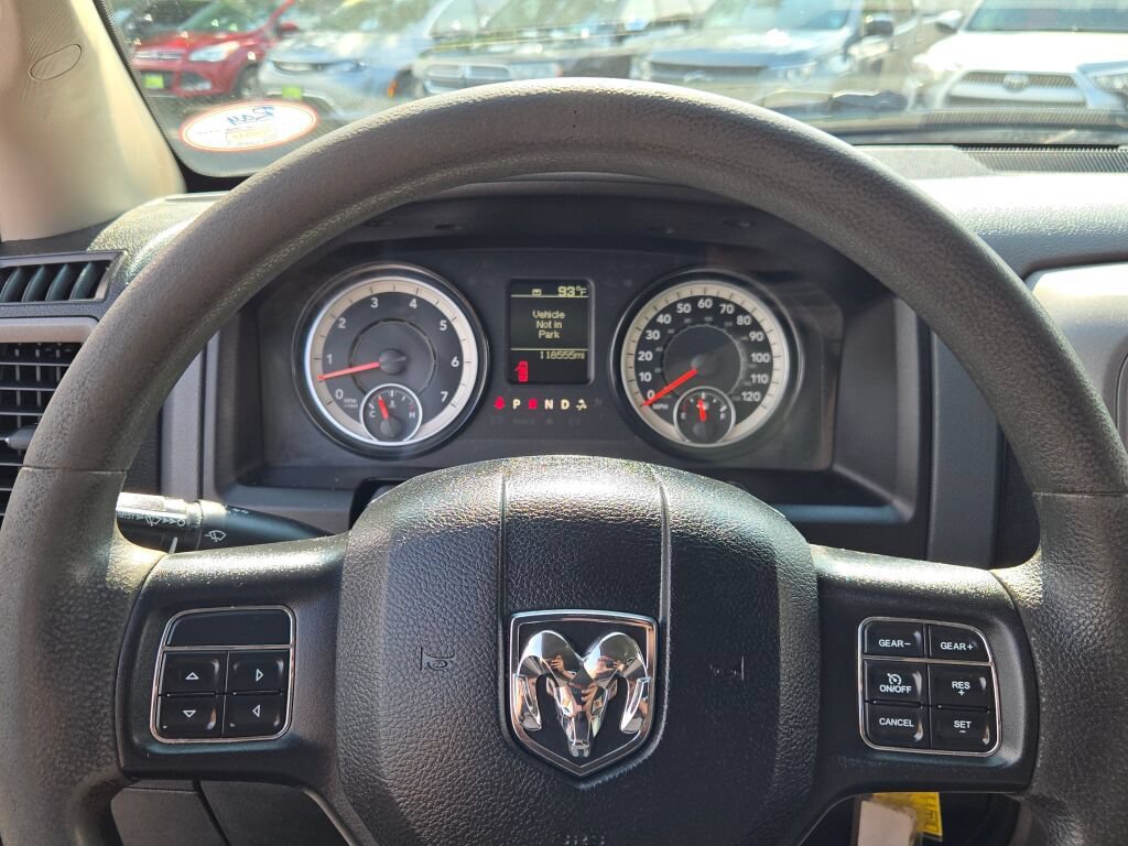 Certified 2018 RAM 1500 Express AWD/4WD image 32