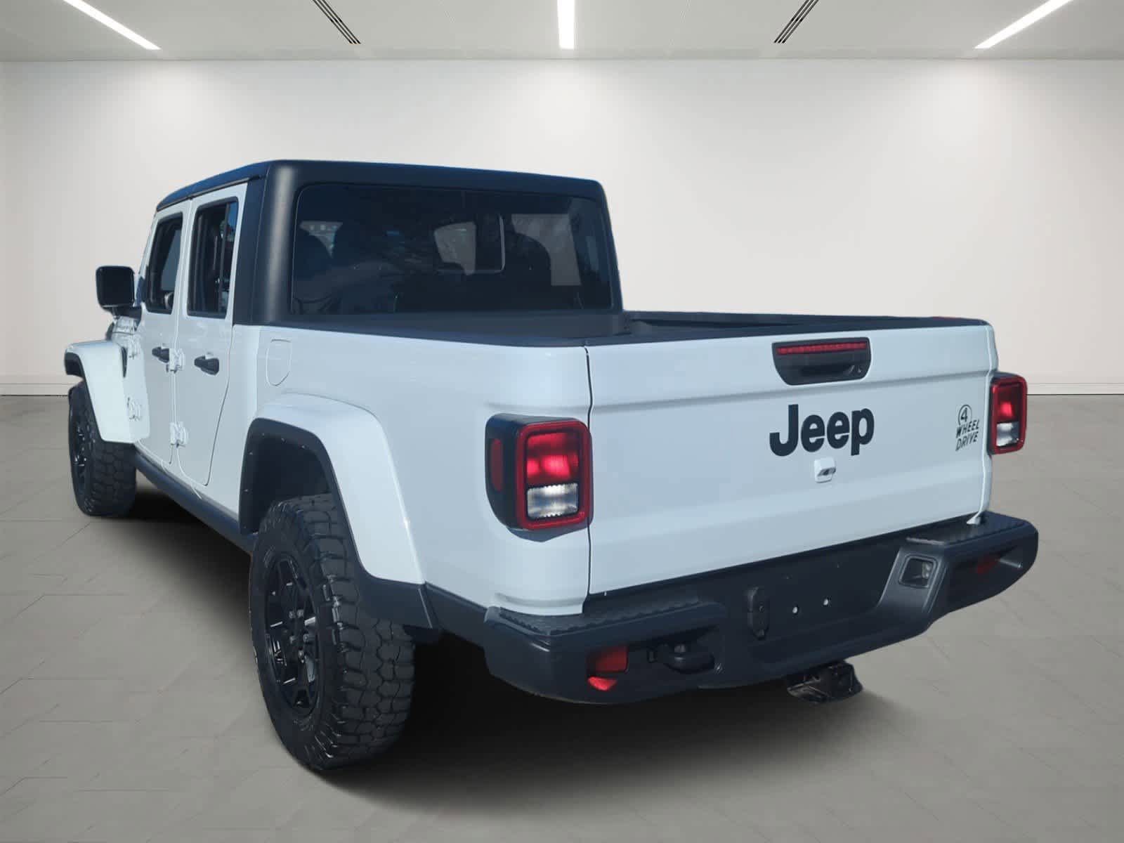 Used 2022 Jeep Gladiator Sport AWD/4WD image 4