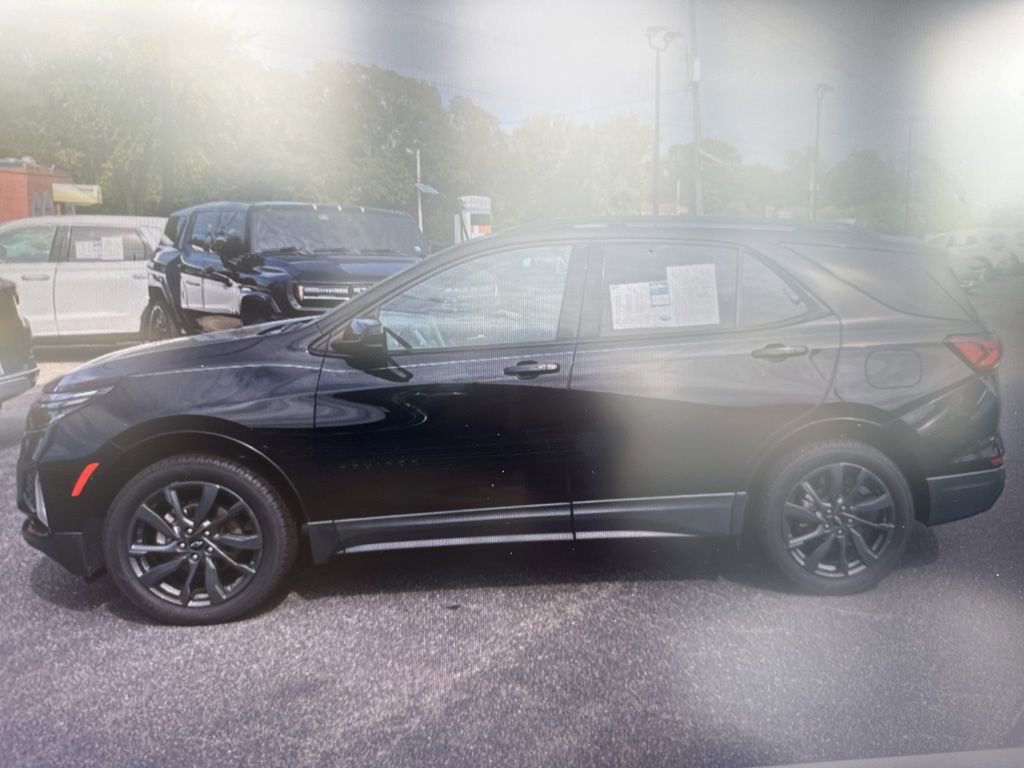 Used 2022 Chevrolet Equinox RS image 2